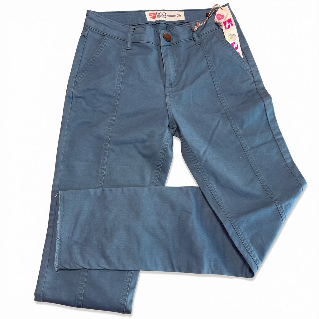 Pantalon con etiqueta verde
