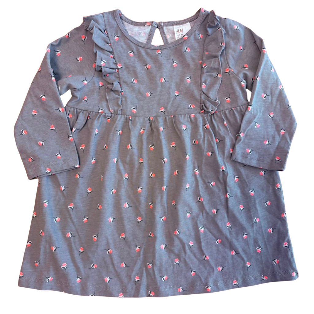 Vestido verde oliva con diseño de rosas