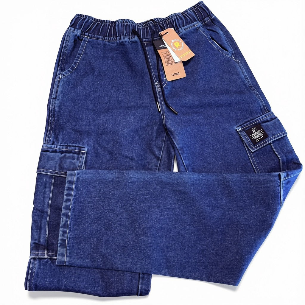 Pantalon con etiqueta cargo azul
