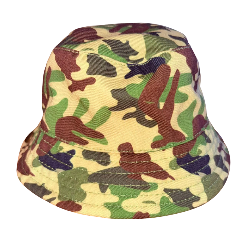 Gorro con tonos verdes diseño militar