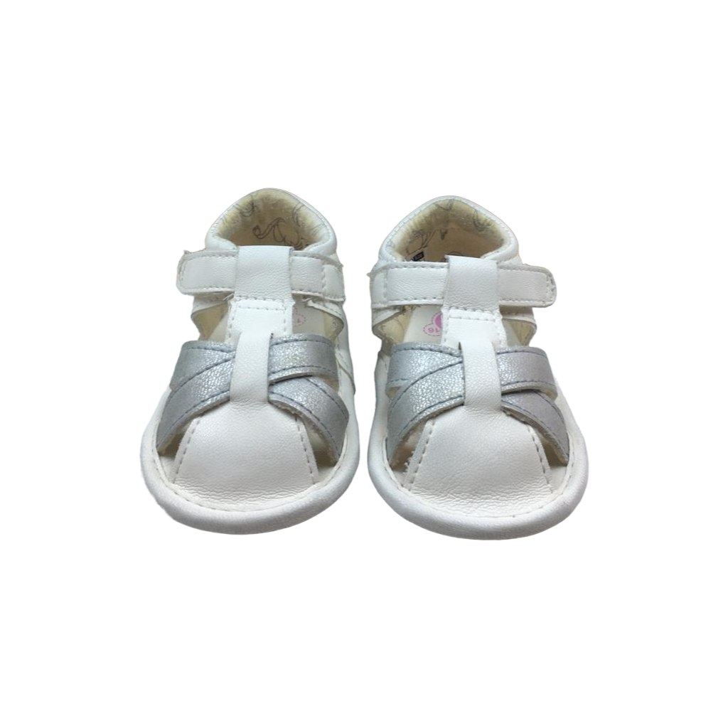 Sandalias blancas con gris brillante y velcro, nuevas en su caja