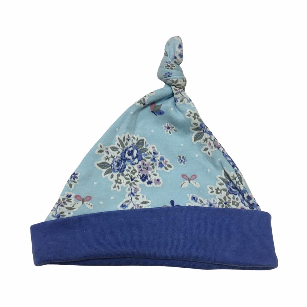Gorrito de Algodón Celeste con Rositas